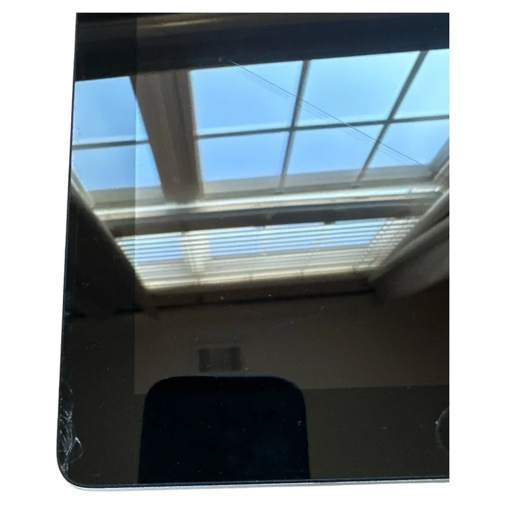 iPad generation 4, model A 1459, WiFi and cellular, 64GB, 2 small cracks
